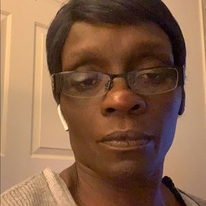 Meet your Posher, Desrene